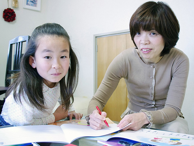 ピアノの触れる幼児